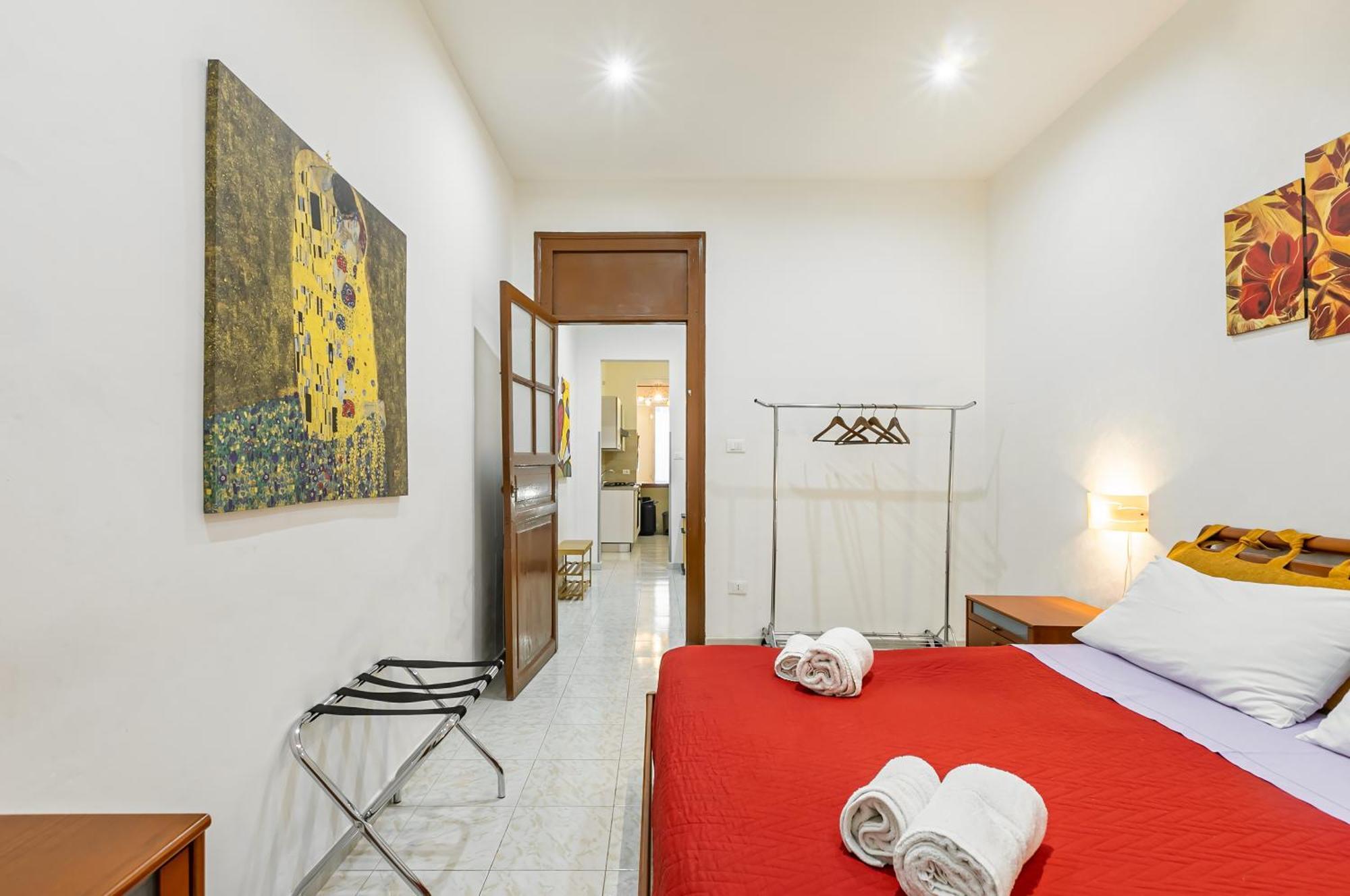 Corso Dei Mille Railway Apartment Palermo Bagian luar foto