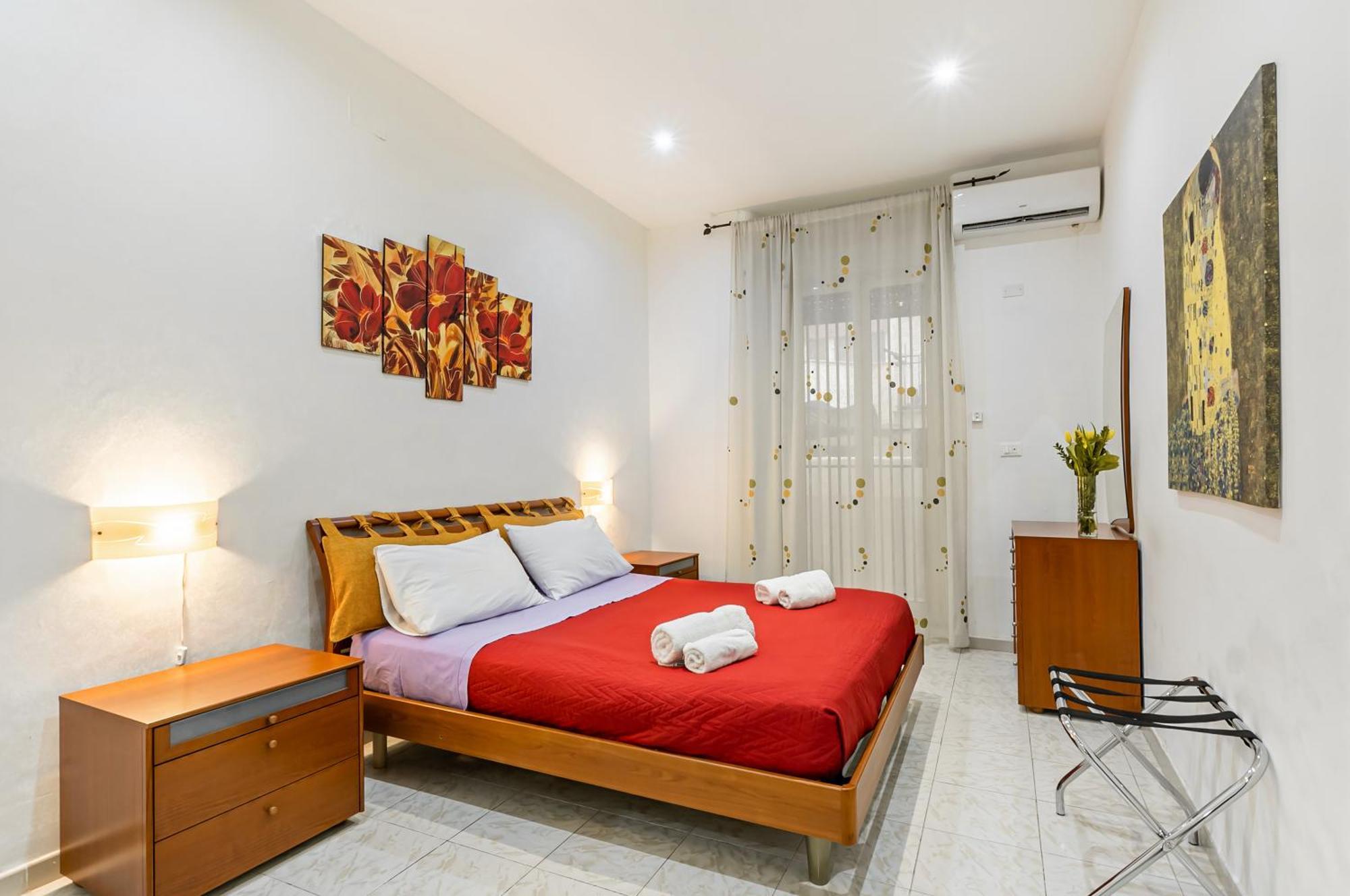 Corso Dei Mille Railway Apartment Palermo Bagian luar foto