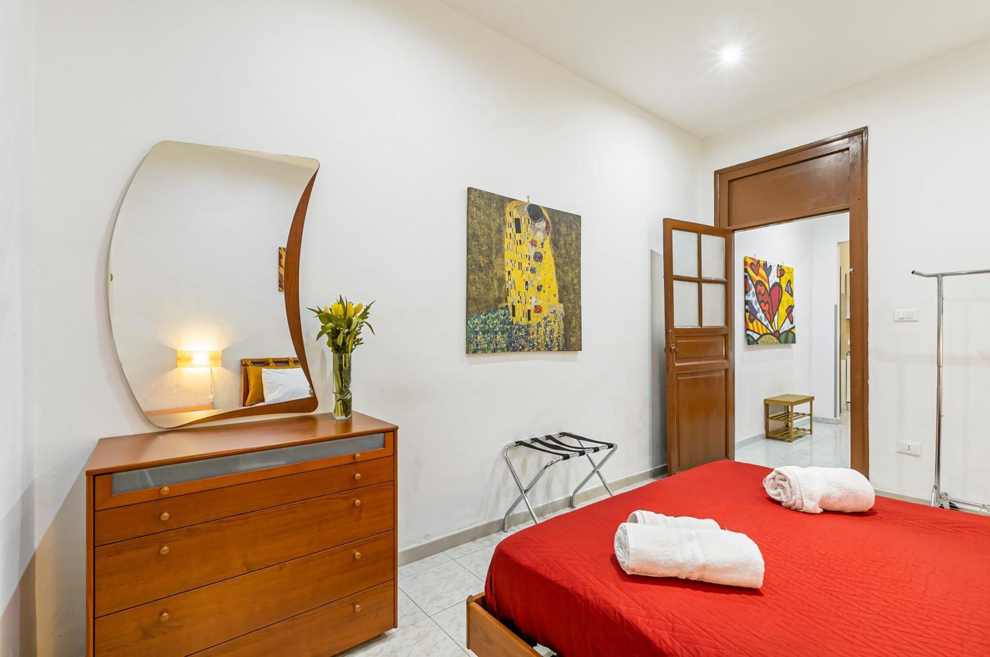 Corso Dei Mille Railway Apartment Palermo Bagian luar foto